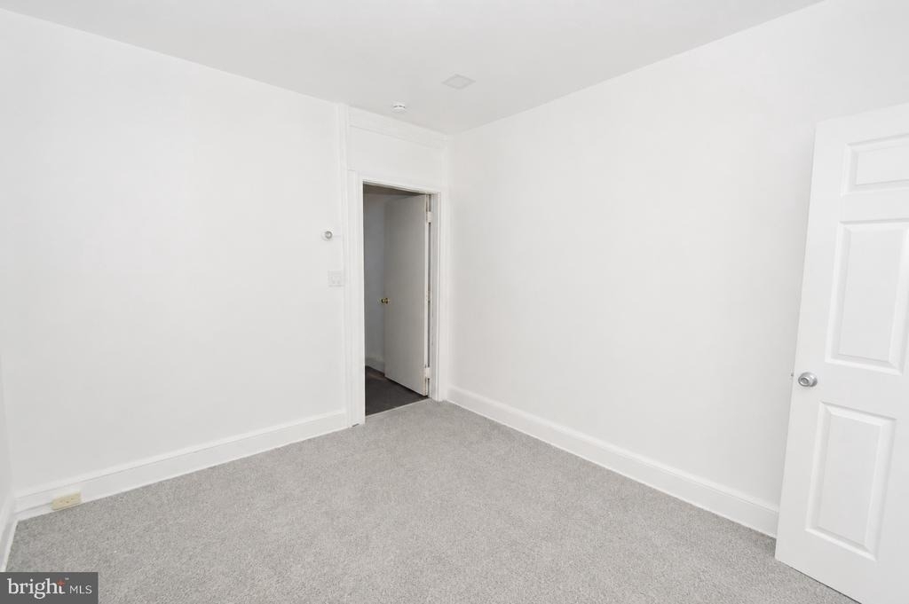 219 Wood Street - Photo 5