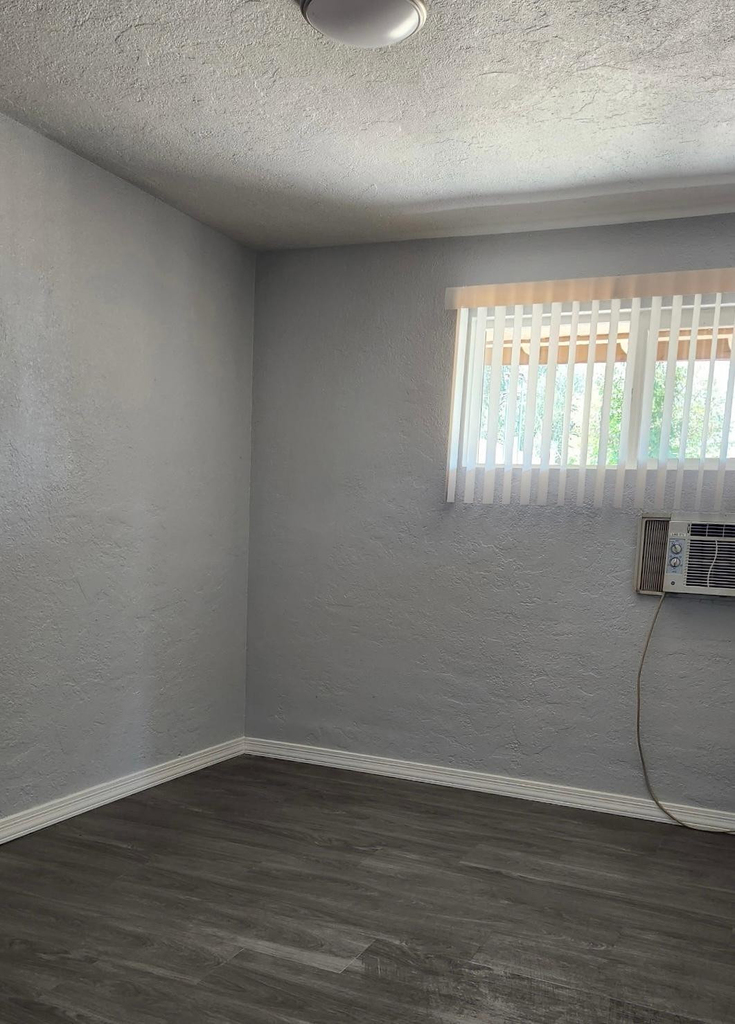 2645 W Morten Avenue - Photo 5