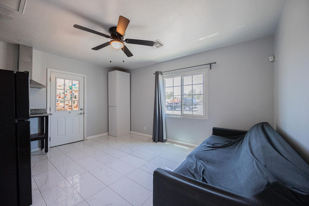 4001 N 15th Avenue - Photo 2