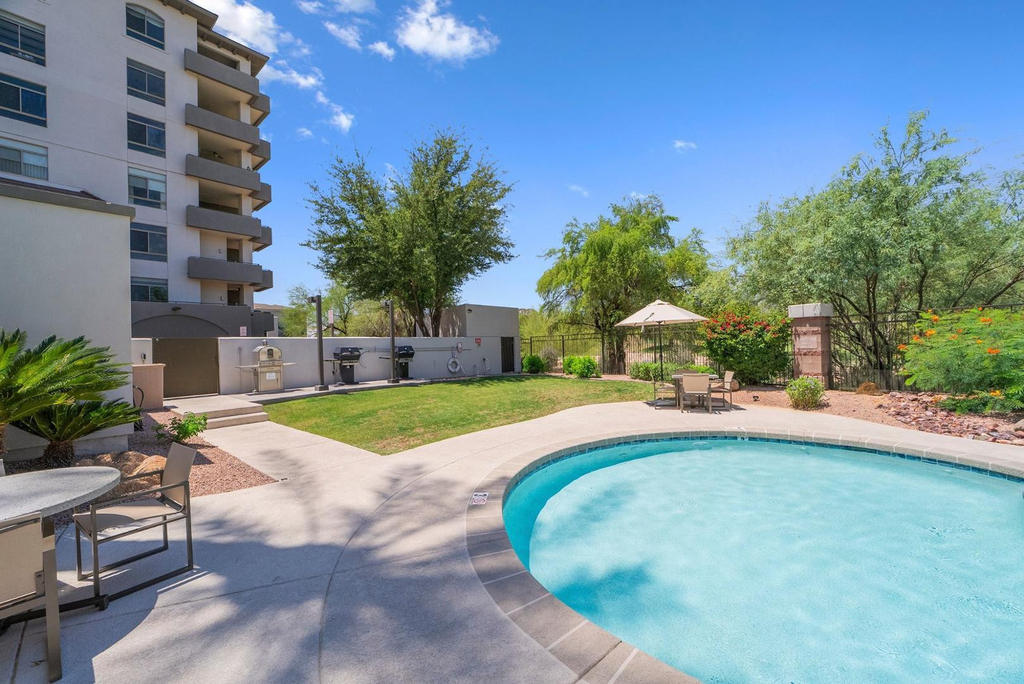 15802 N 71st Street - Photo 28