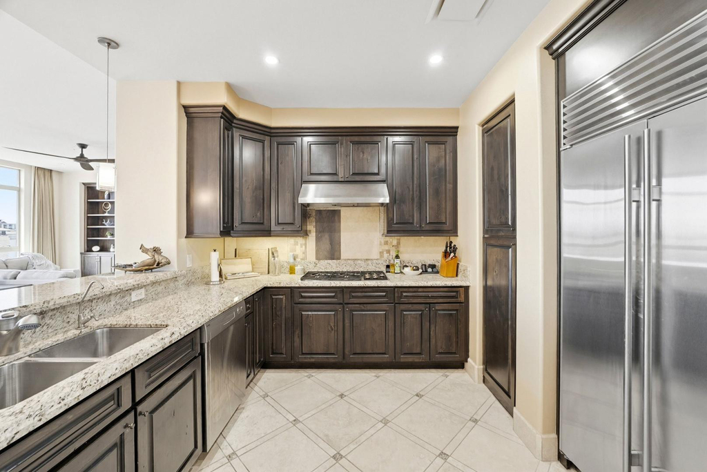 15802 N 71st Street - Photo 5