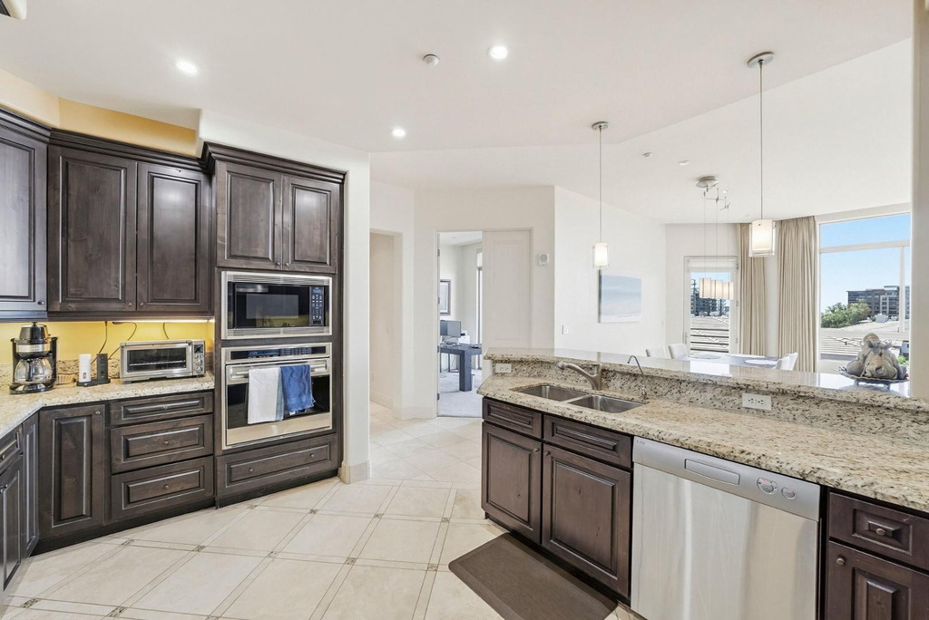 15802 N 71st Street - Photo 6