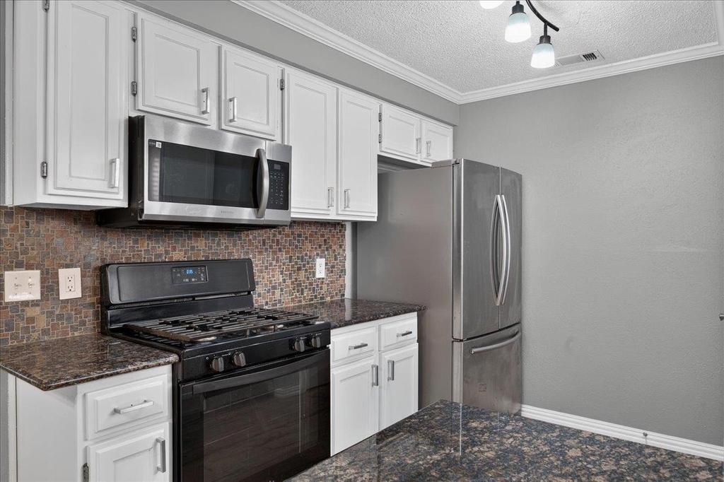 10215 Missel Thrush Dr - Photo 16