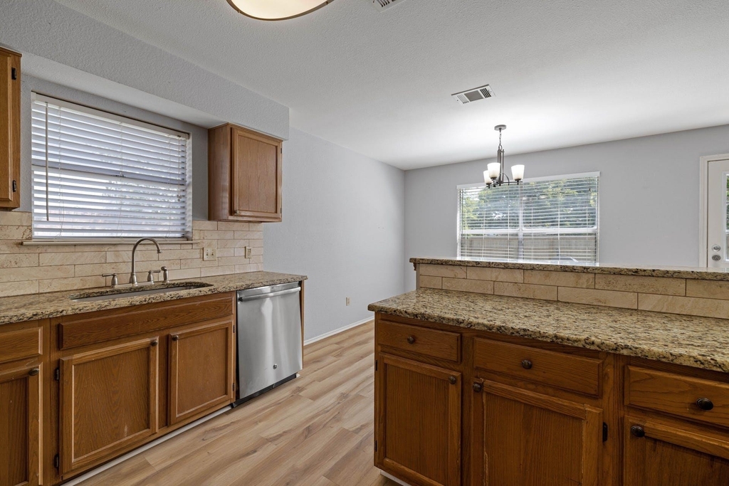 8413 Priest River Dr - Photo 5