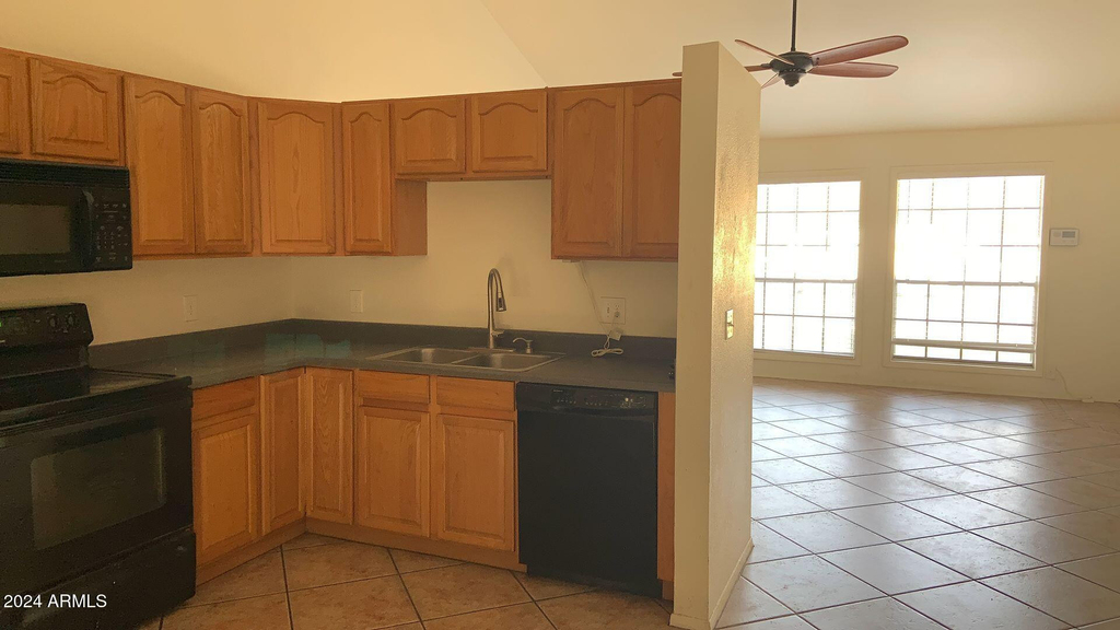 7301 W Georgia Avenue - Photo 4