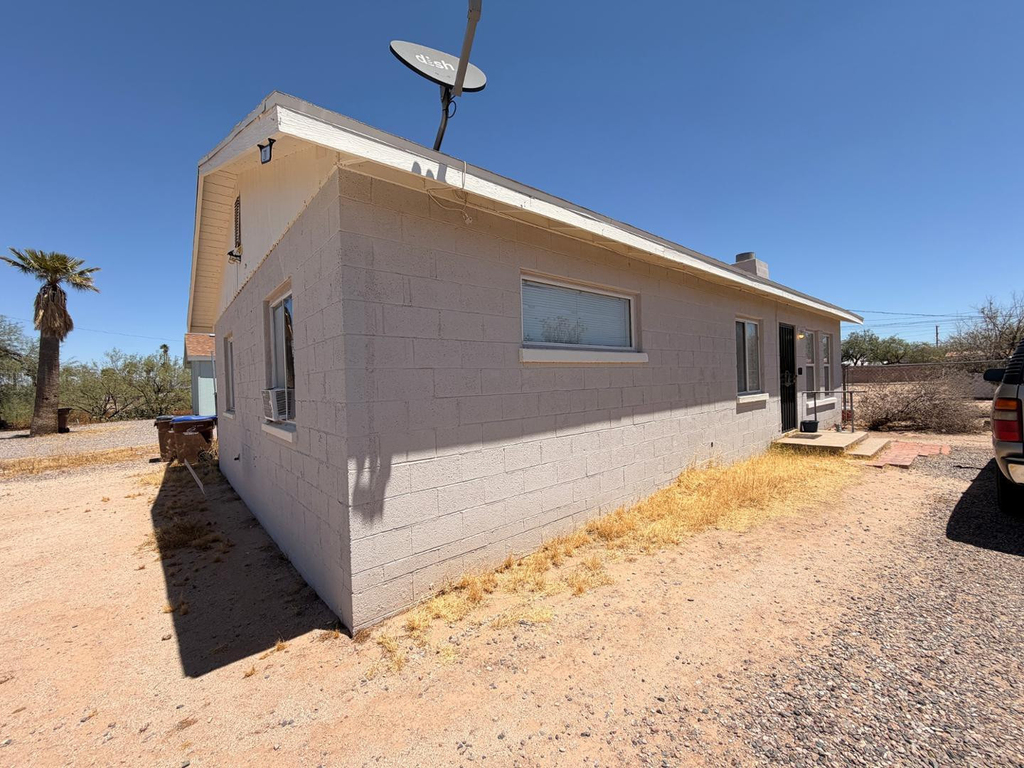 211 S Desoto Street - Photo 2