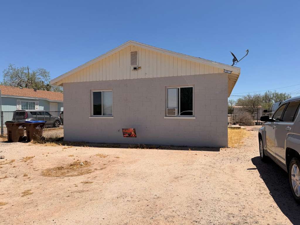 211 S Desoto Street - Photo 3