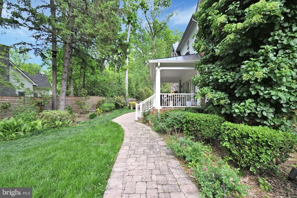 6907 Bradley Boulevard - Photo 133