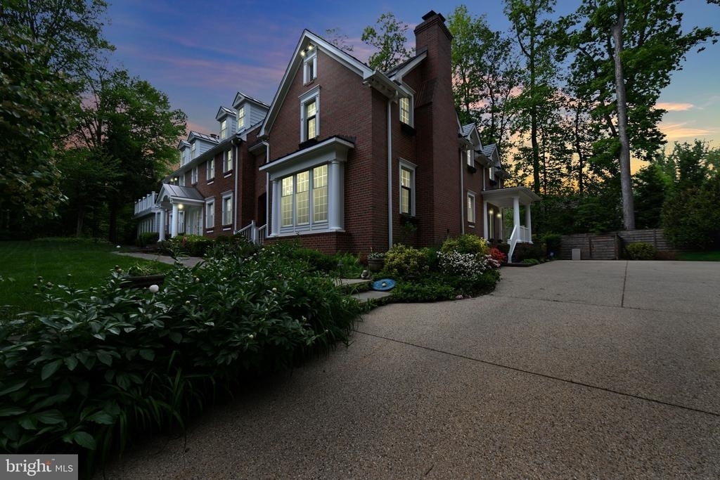 6907 Bradley Boulevard - Photo 6