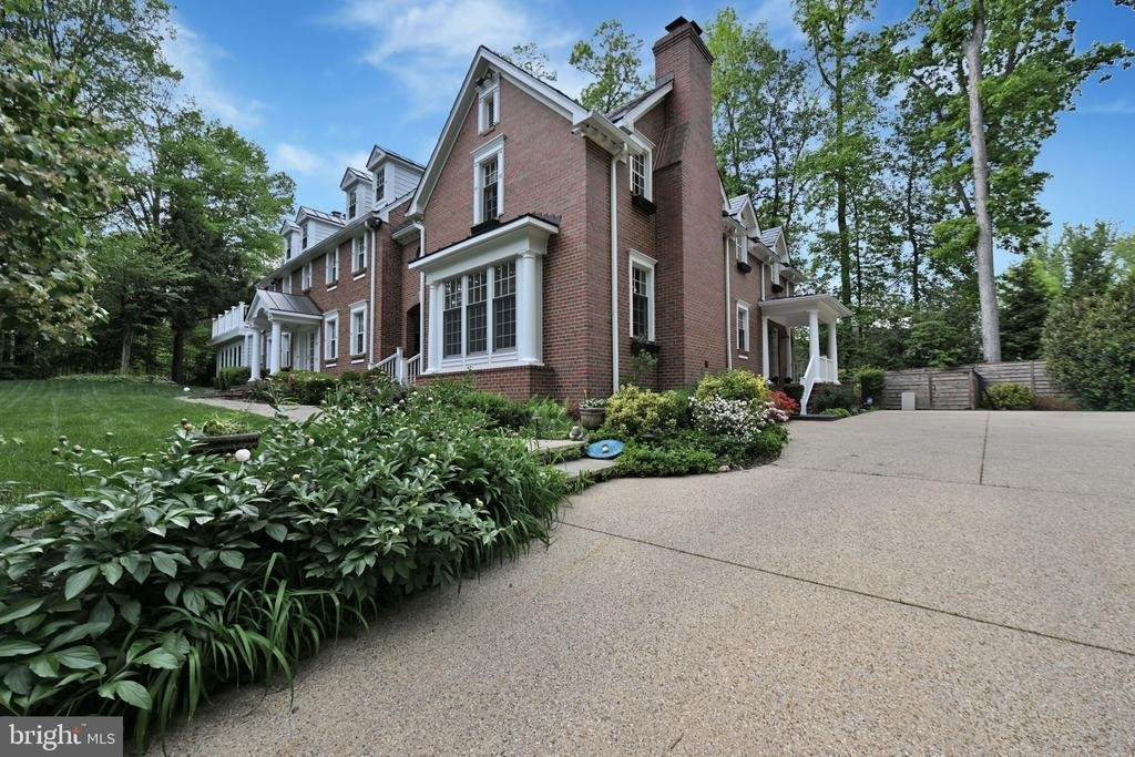 6907 Bradley Boulevard - Photo 5