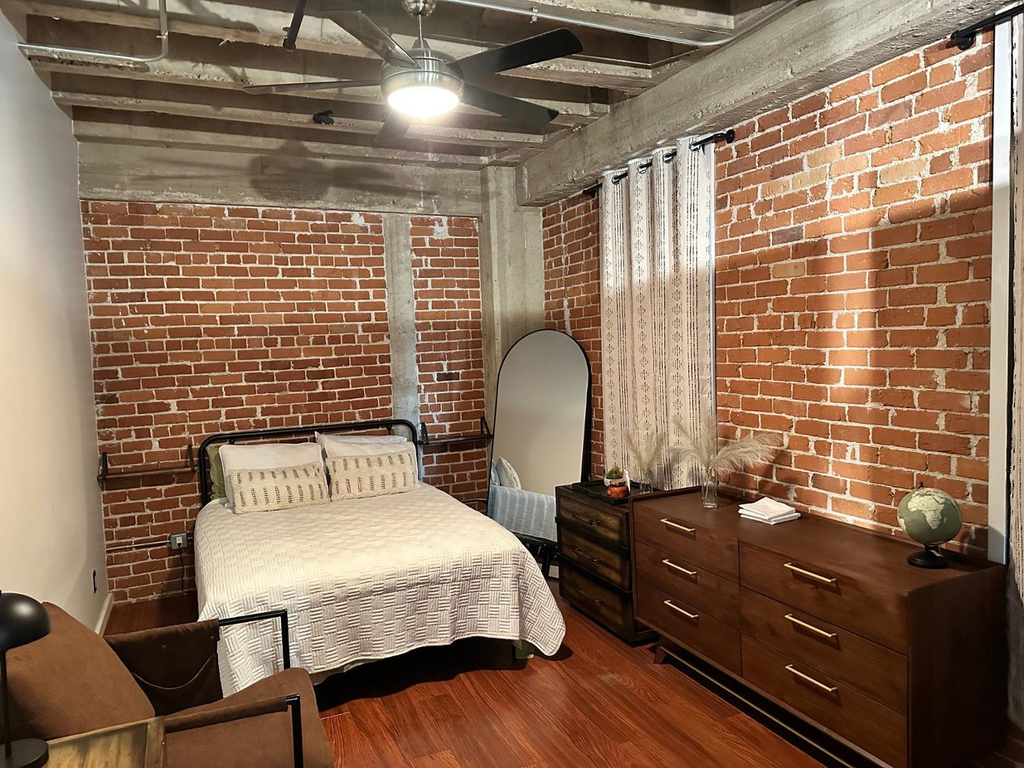 114 W Adams Street - Photo 6