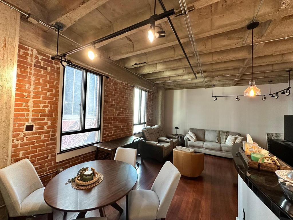 114 W Adams Street - Photo 8
