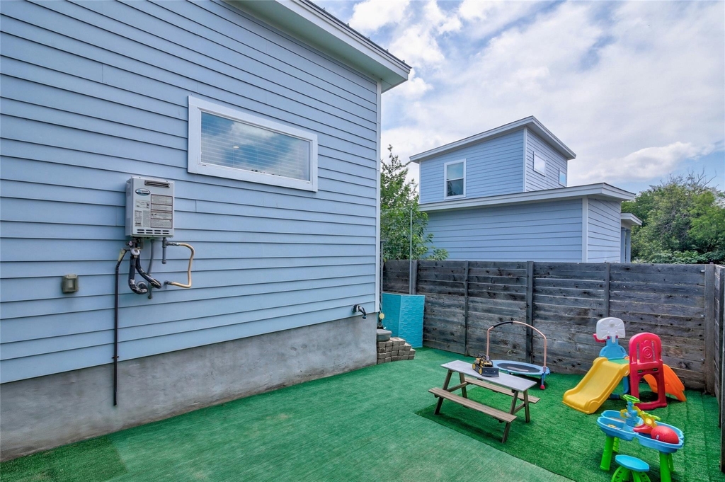 7607 Providence Ave - Photo 26