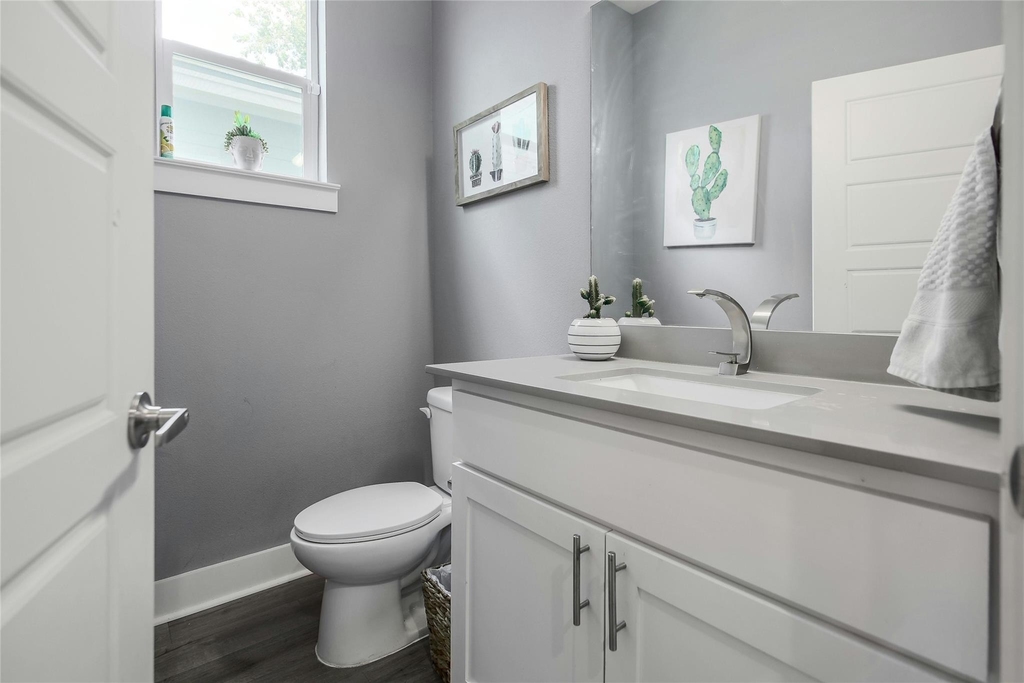 7607 Providence Ave - Photo 21
