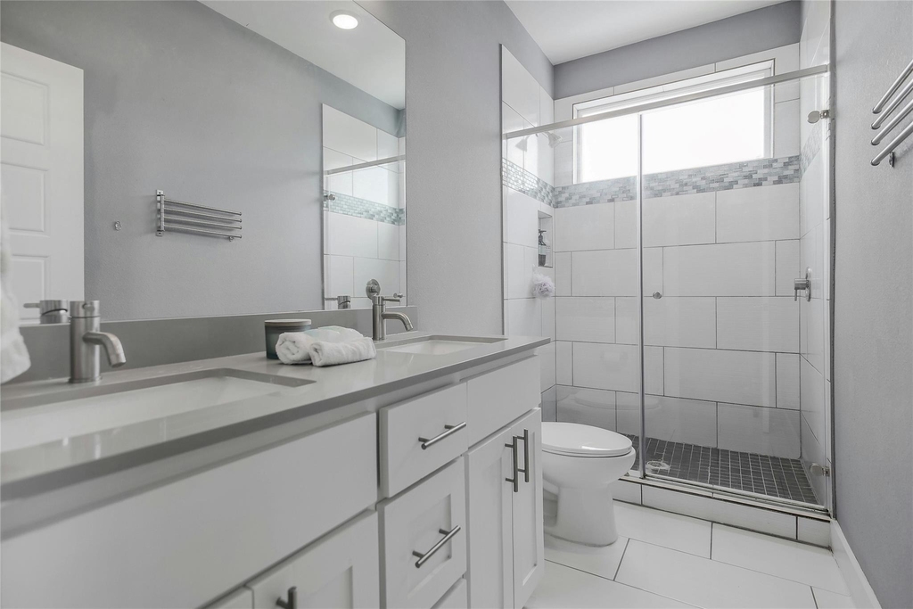 7607 Providence Ave - Photo 18
