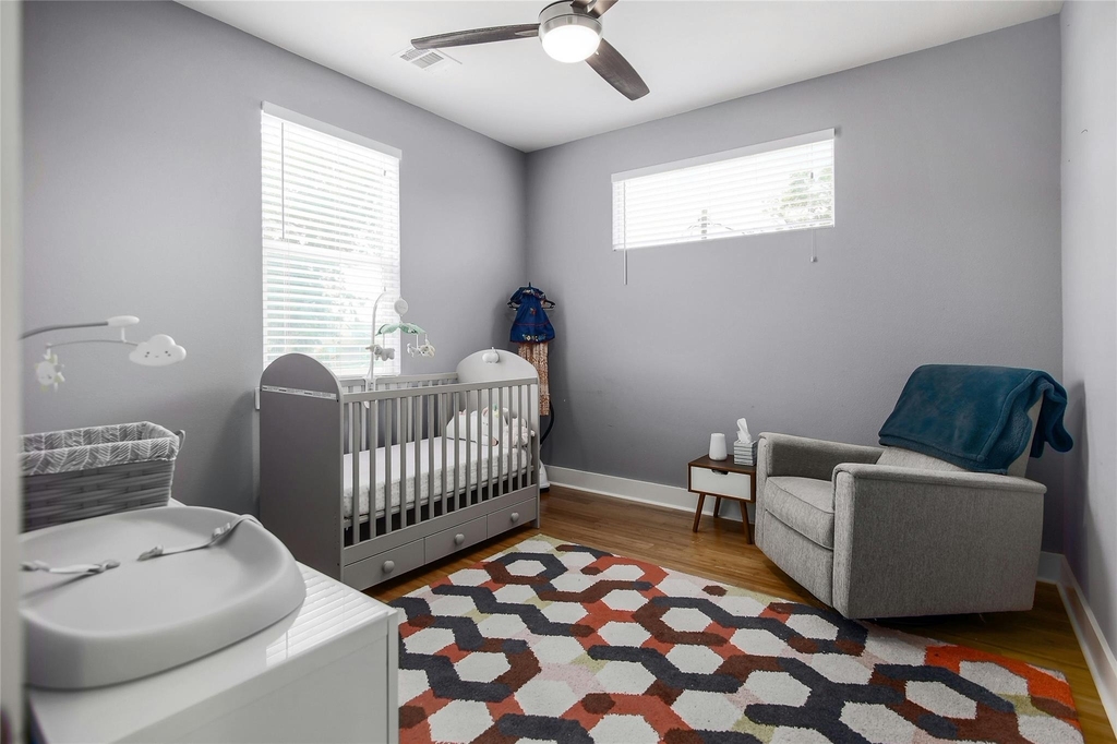 7607 Providence Ave - Photo 17