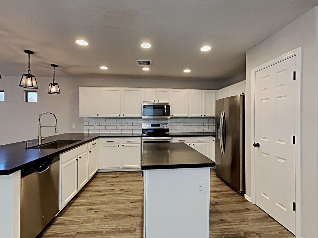 7218 S 37th Drive - Photo 2