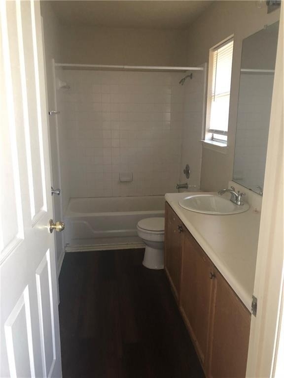 5805 Lark Creek Dr - Photo 3