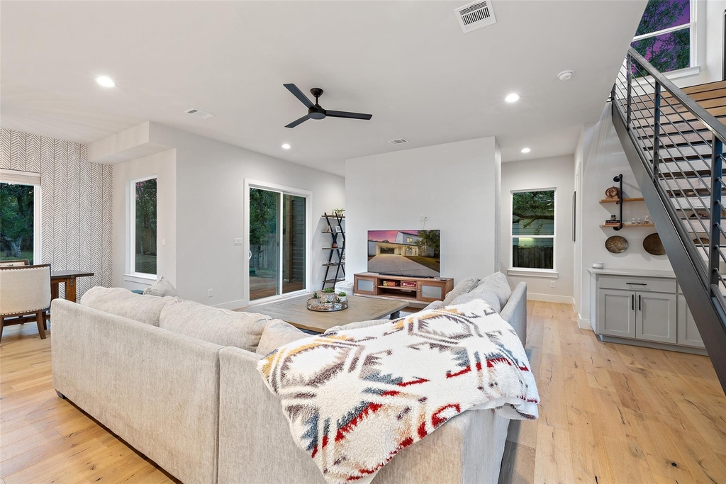 22218 Briarcliff Dr - Photo 3