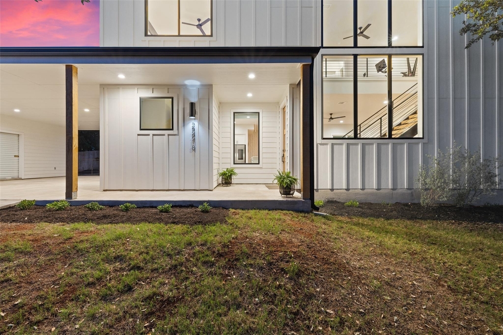 22218 Briarcliff Dr - Photo 1