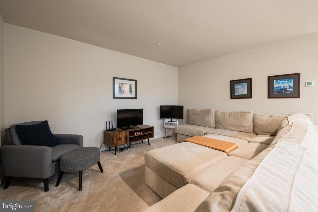 7822 Tilghman Street - Photo 18