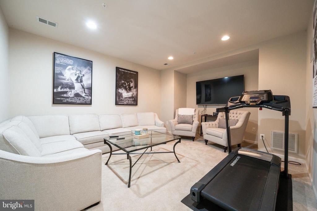 7822 Tilghman Street - Photo 4