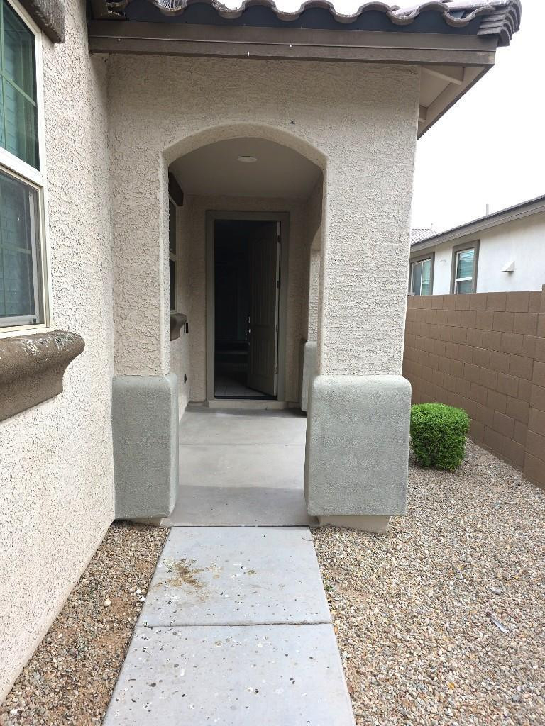 10826 W Polk Street - Photo 2