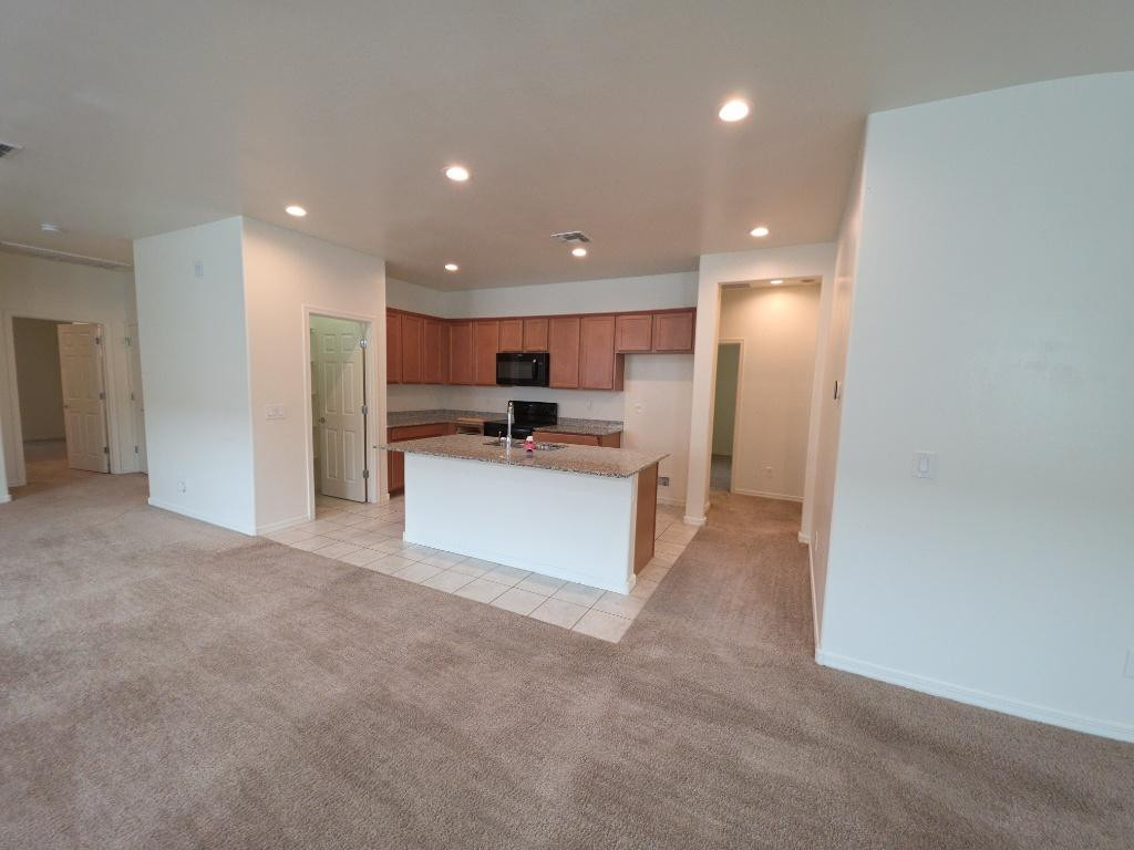 10826 W Polk Street - Photo 7