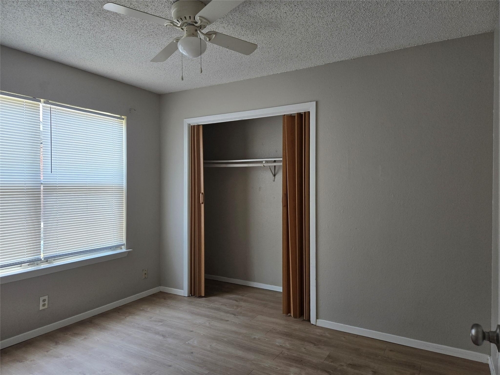 1011 Ridgemont St - Photo 3