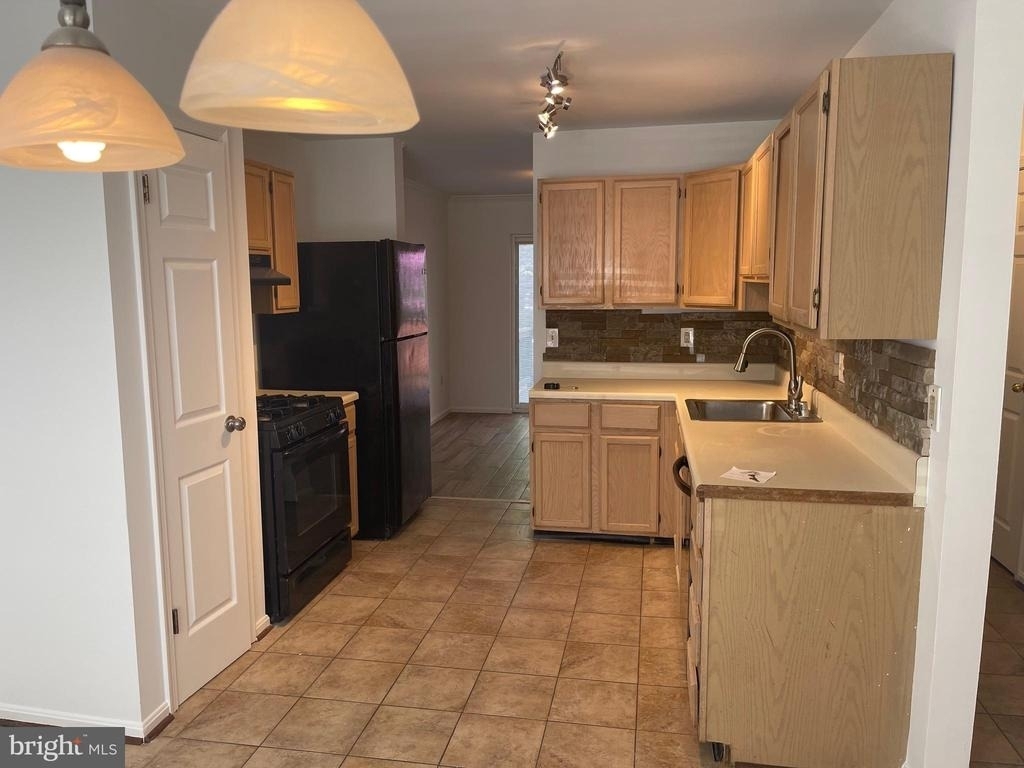 9324 Town Place Drive - Photo 4