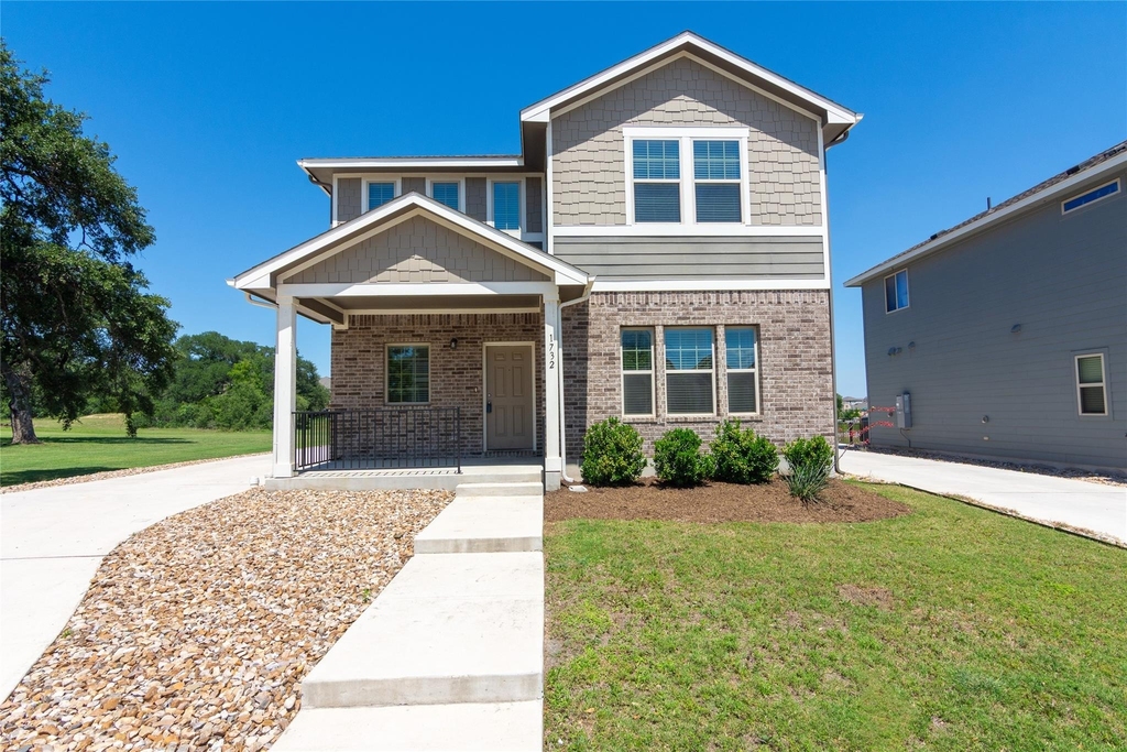 1732 Lakota Ln - Photo 0