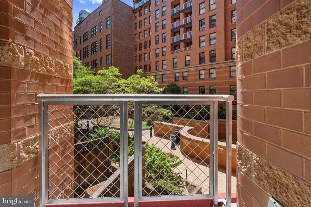 616 E Street Nw - Photo 17