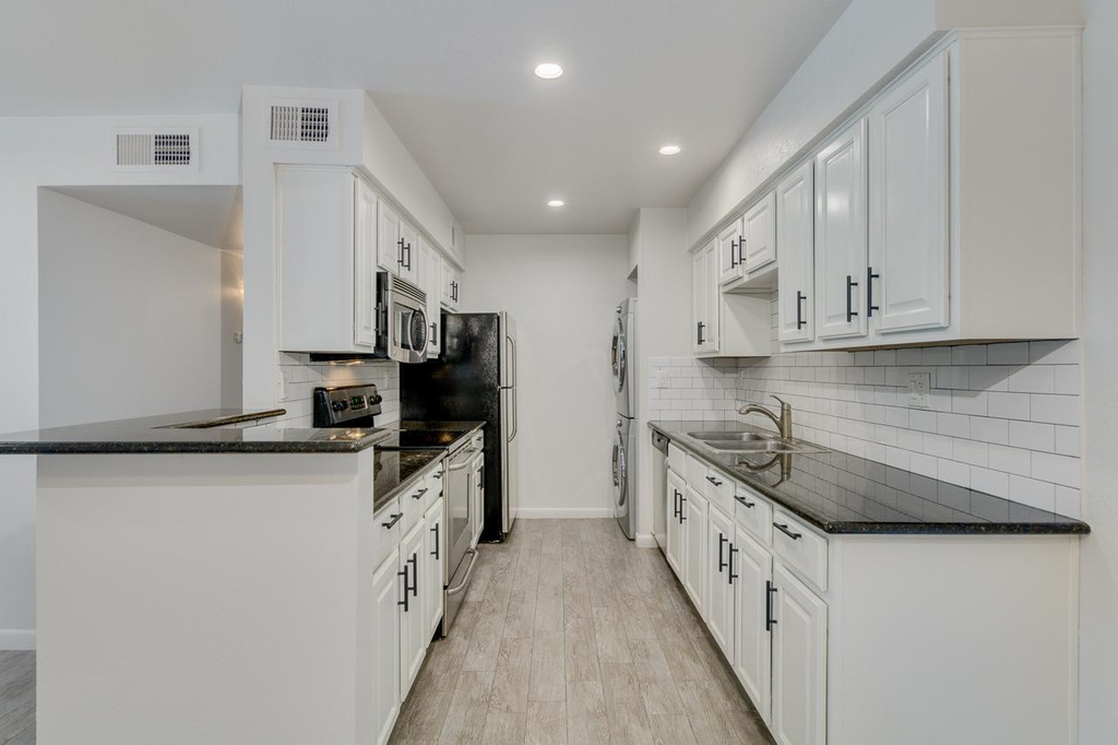 5995 N 78th Street - Photo 3