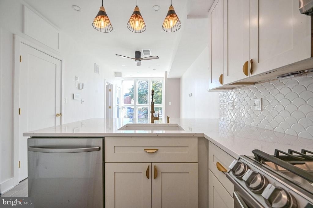 3304 Georgia Avenue Nw - Photo 8