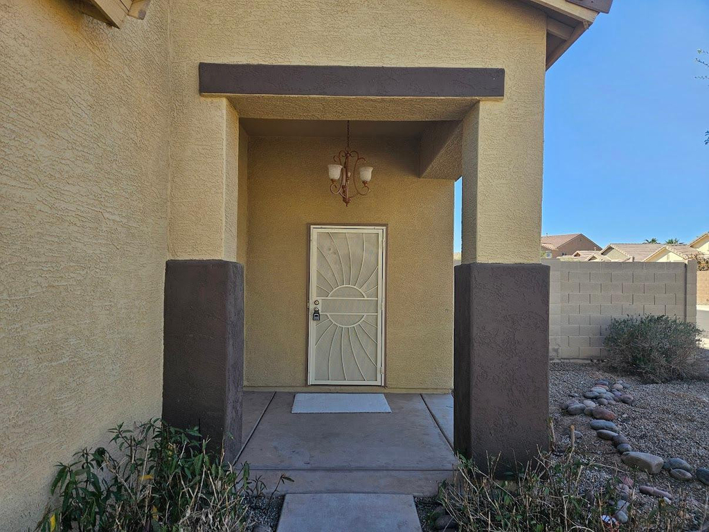 36337 W Velazquez Drive - Photo 2