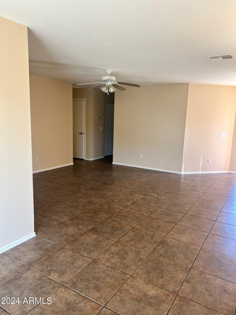1006 S Slater Circle - Photo 2