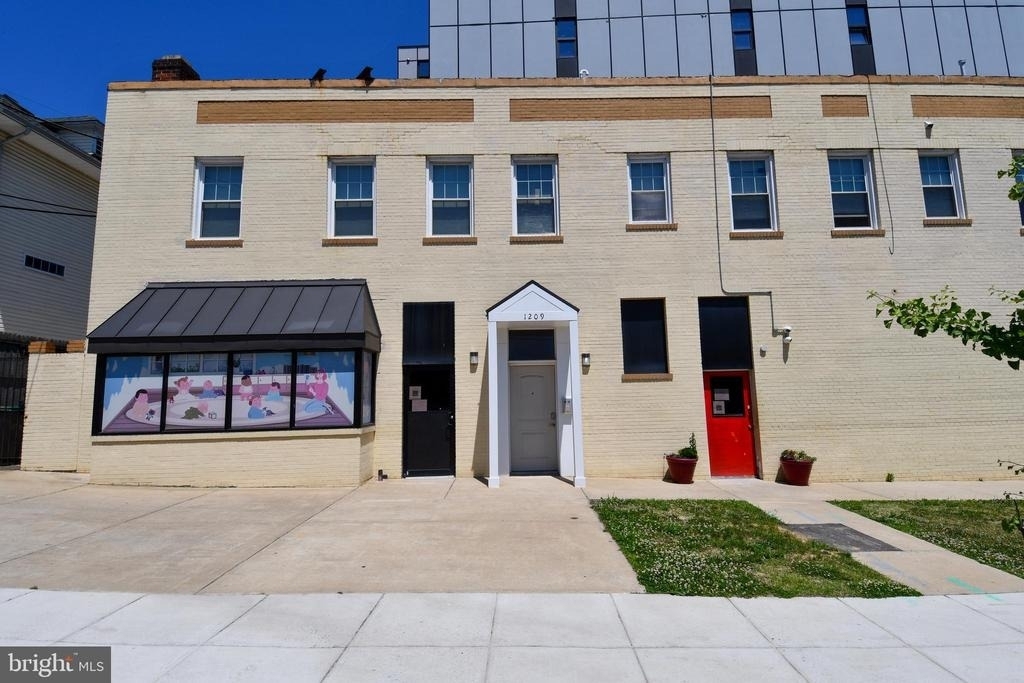 5700 Georgia Avenue Nw - Photo 2