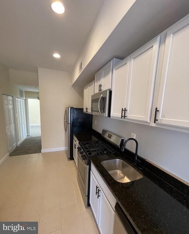 532 8th Street Se - Photo 6