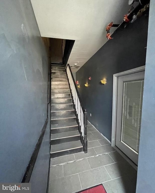 532 8th Street Se - Photo 2