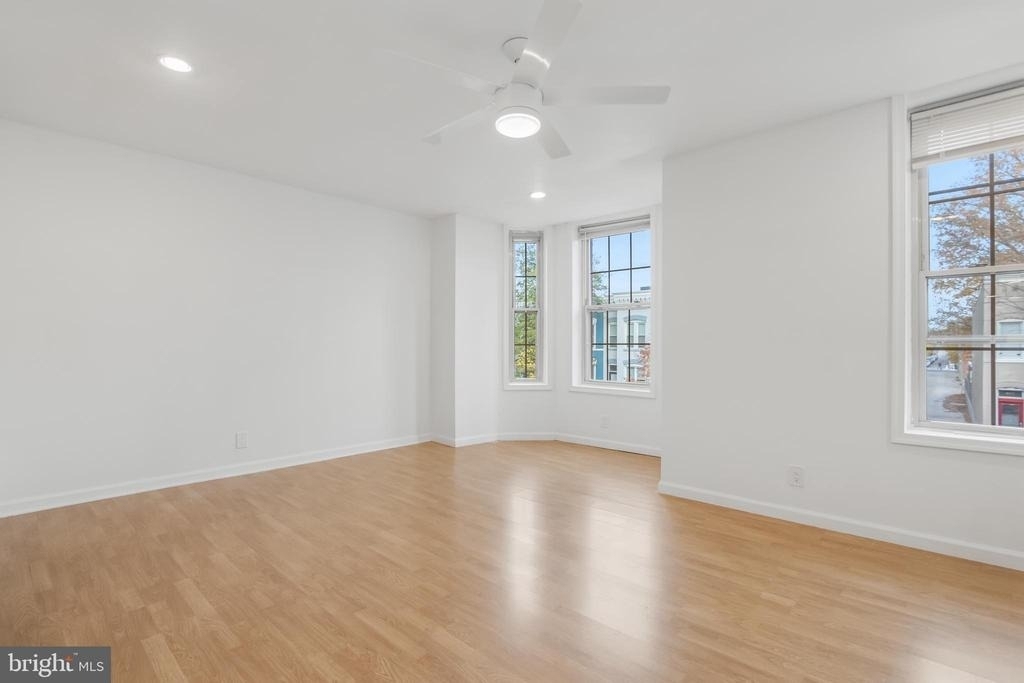 814 11th Street Ne - Photo 8