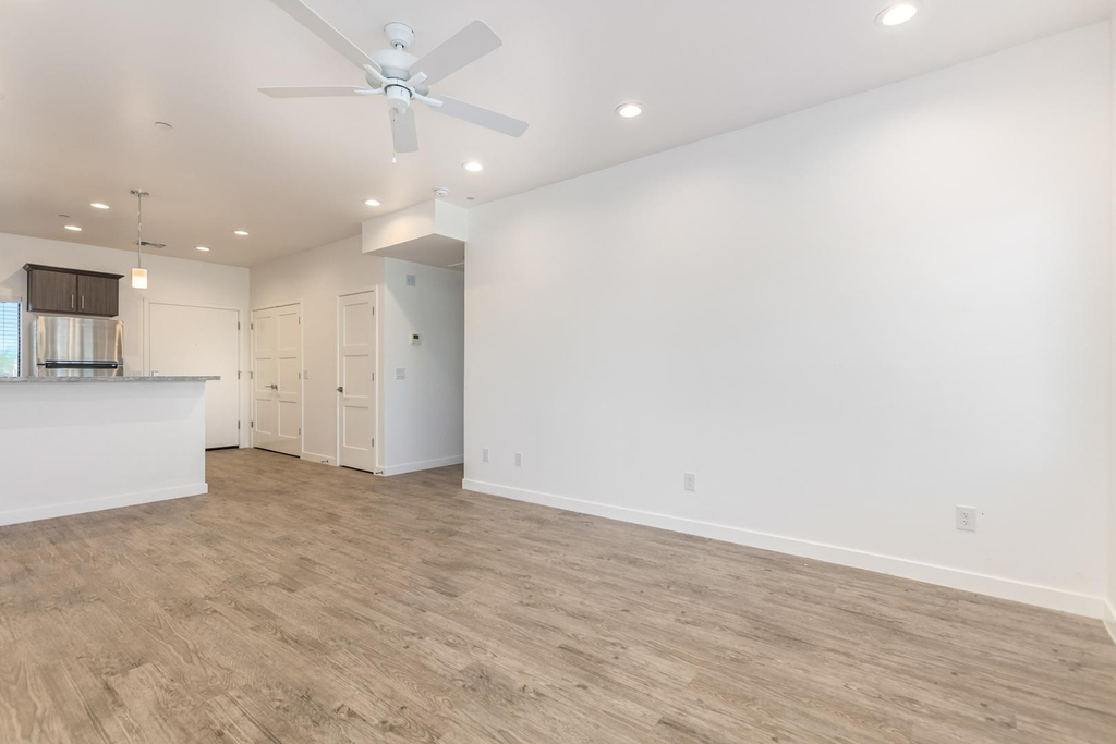 2063 E Lemon Street - Photo 4