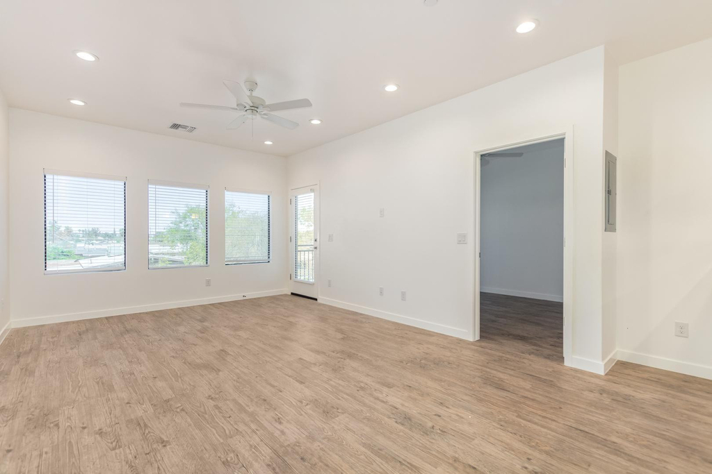 2063 E Lemon Street - Photo 2