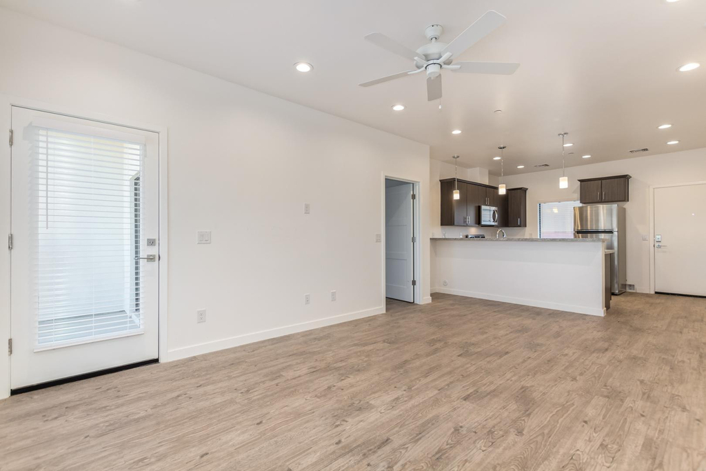 2063 E Lemon Street - Photo 3