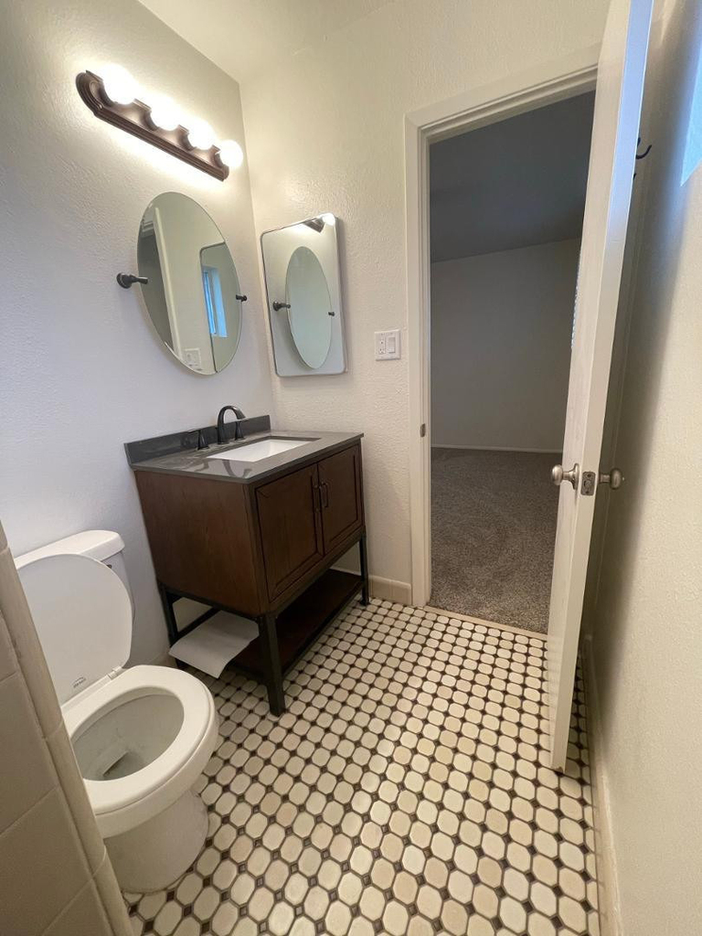 531 E Laguna Drive - Photo 10