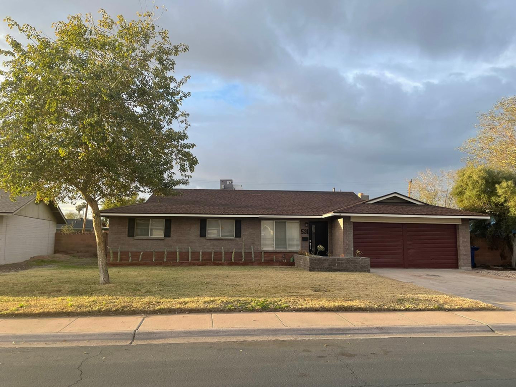 531 E Laguna Drive - Photo 1