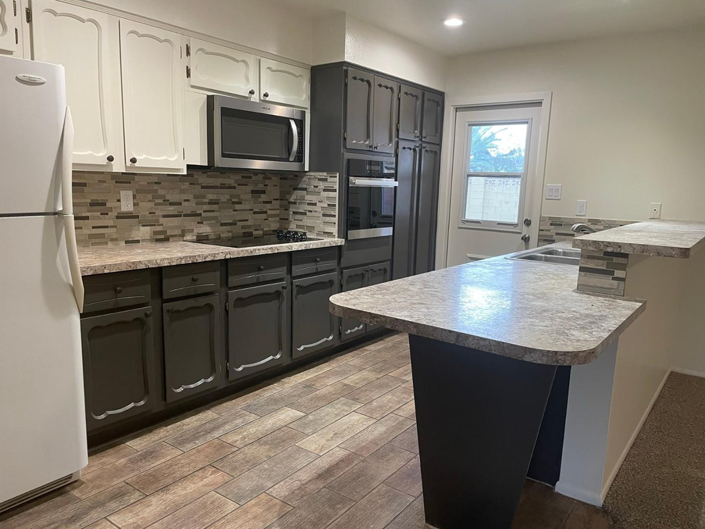 531 E Laguna Drive - Photo 7
