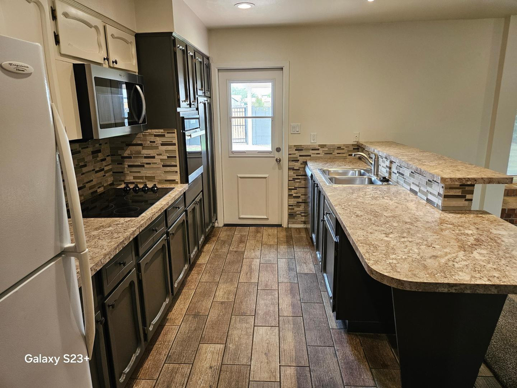 531 E Laguna Drive - Photo 15