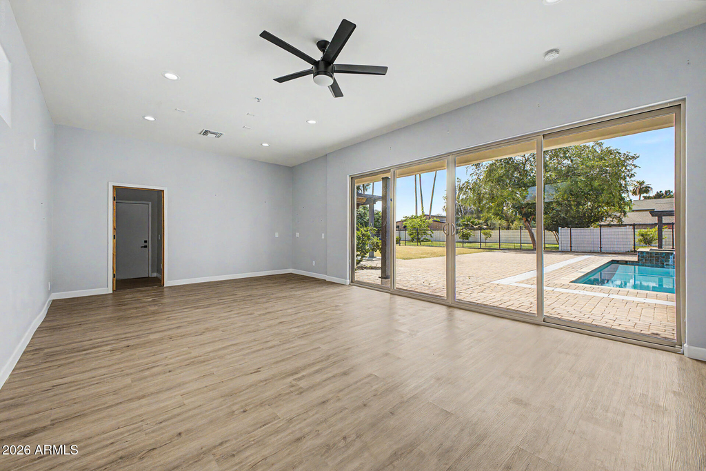 2311 E Colter Street - Photo 44