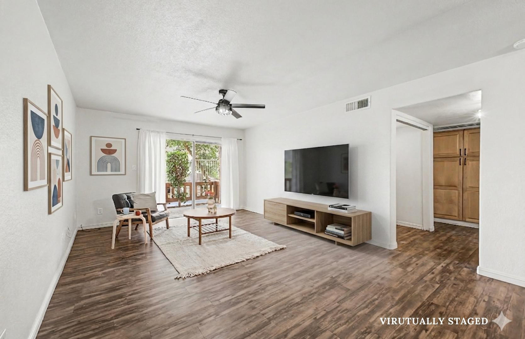 2121 W Royal Palm Road - Photo 1