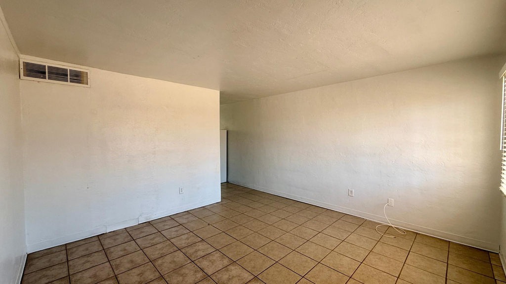 7532 N 21st Avenue - Photo 3